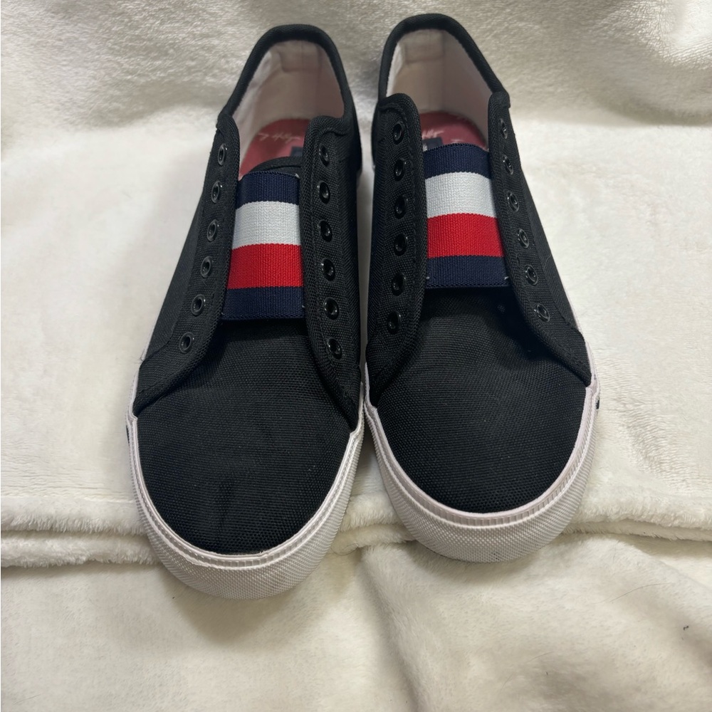 Tommy Hilfiger size 8.5 black slip on sneakers